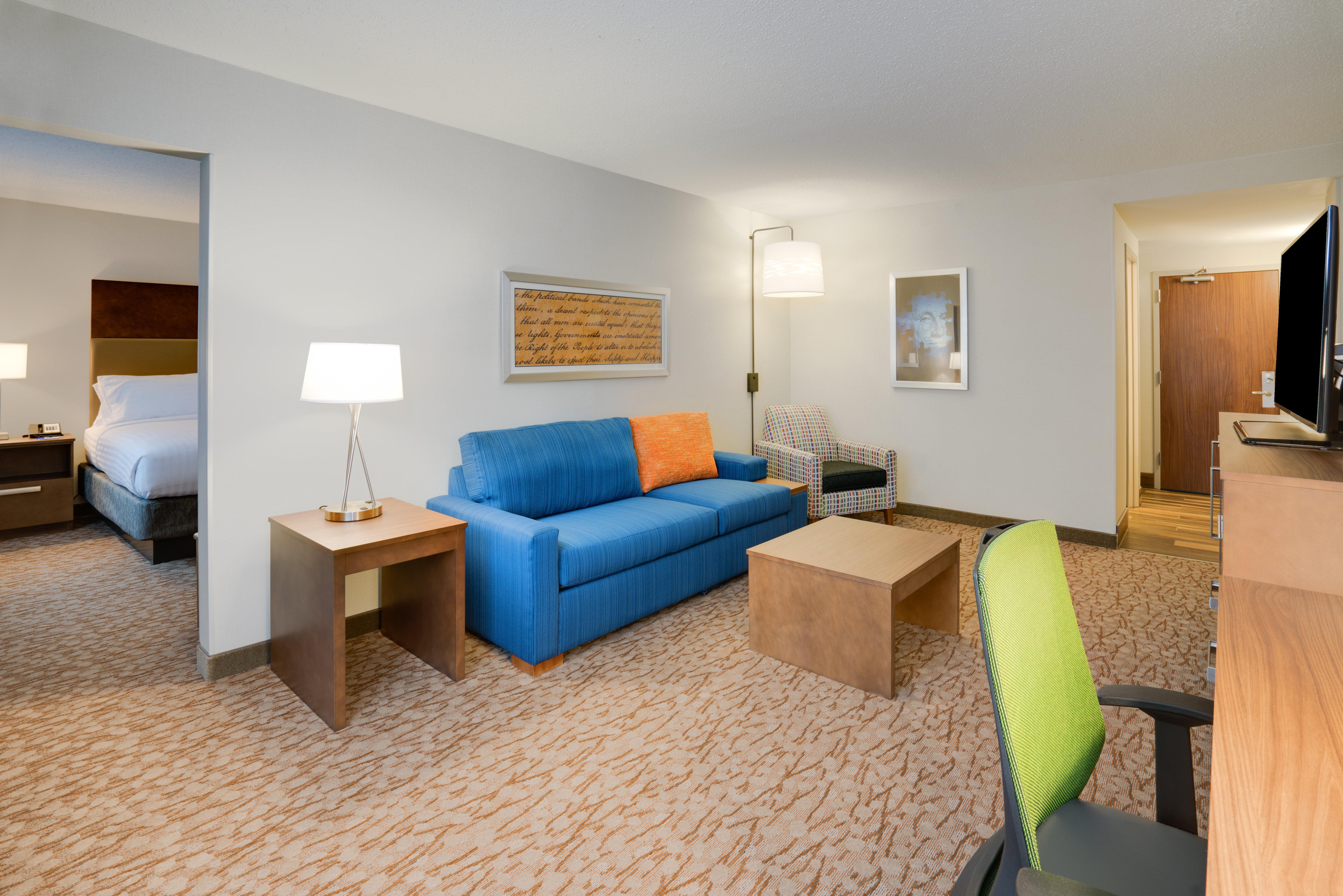 Holiday Inn Express & Suites King Of Prussia - Hotel Reviews & Photos